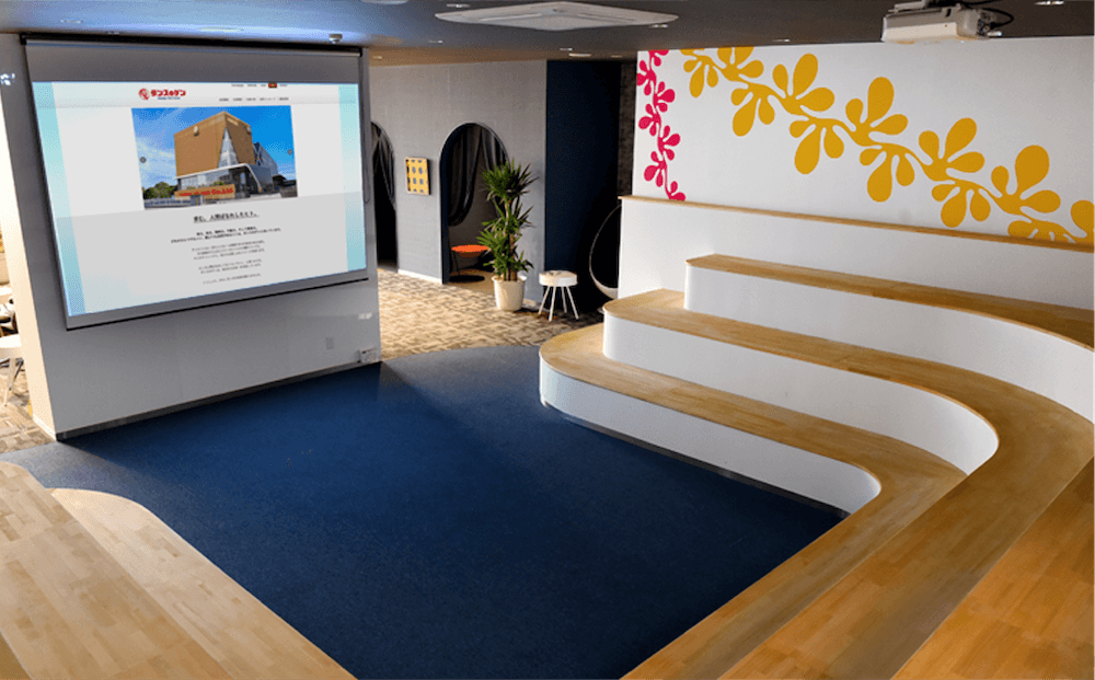 カンファレンスルーム4